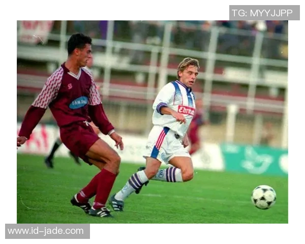 足球哈斯勒：从草根到巨星的传奇之路与背后的奋斗故事